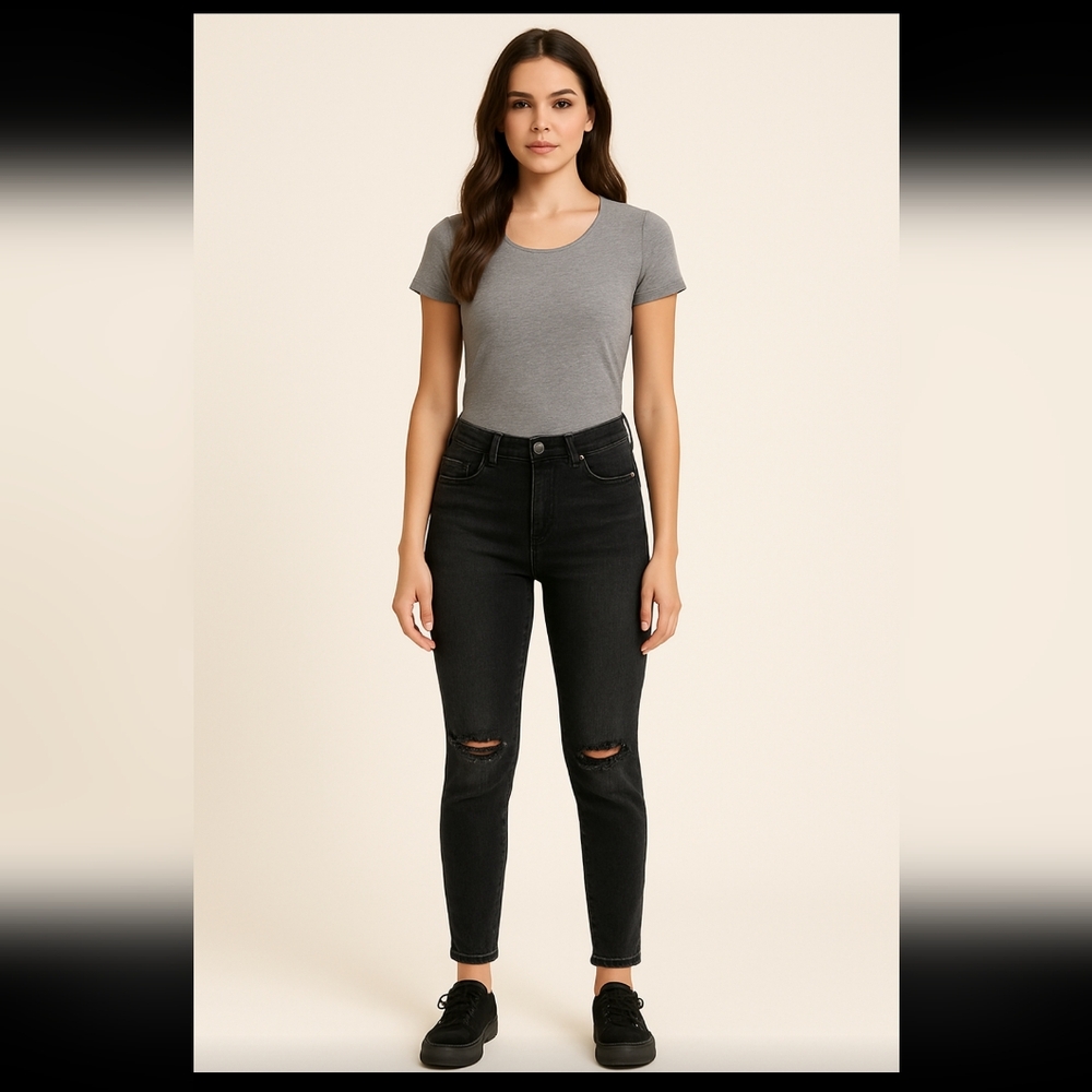 G By Juliana Distressed Black Skinny Jeans Size 4 – Ripped Knees, Faded Wash
